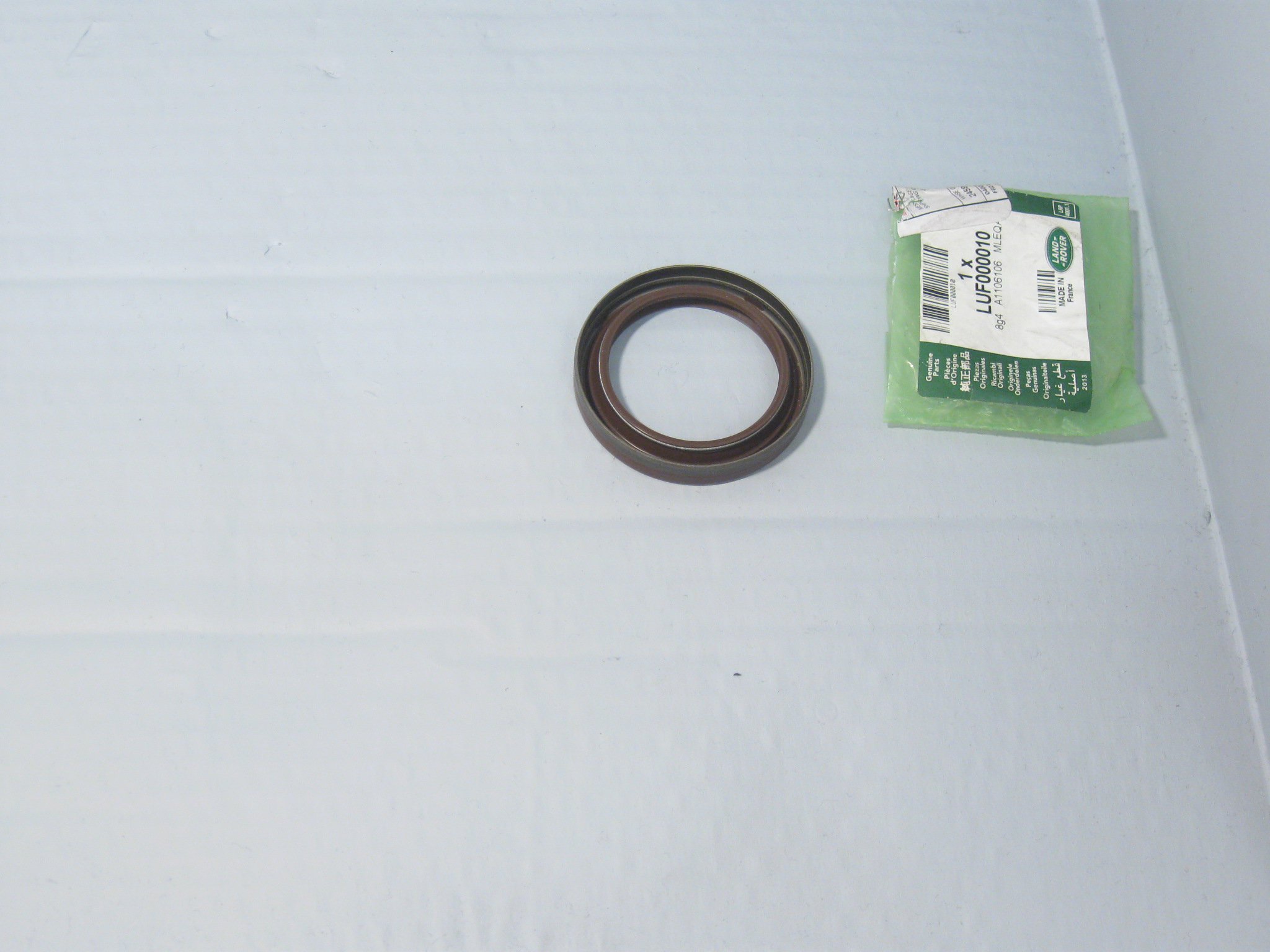 LUF000010 LAND ROVER Сальник к.в. передний RRN 4.4 M62