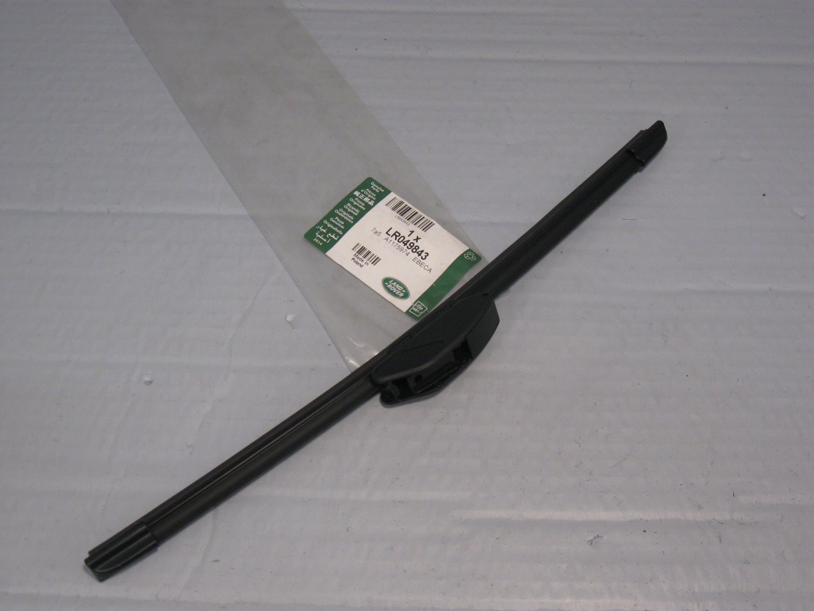 LR049843 LAND ROVER Щетка стеклоочистителя задняя FR2