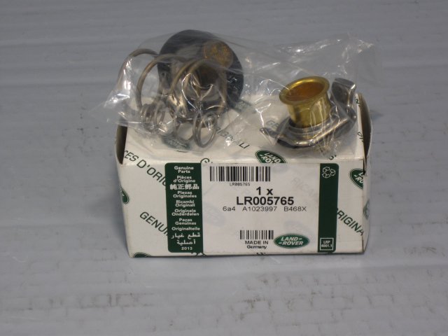 LR005765 LAND ROVER Термостат NRR/RRS/D3 4.4AJ/4.2