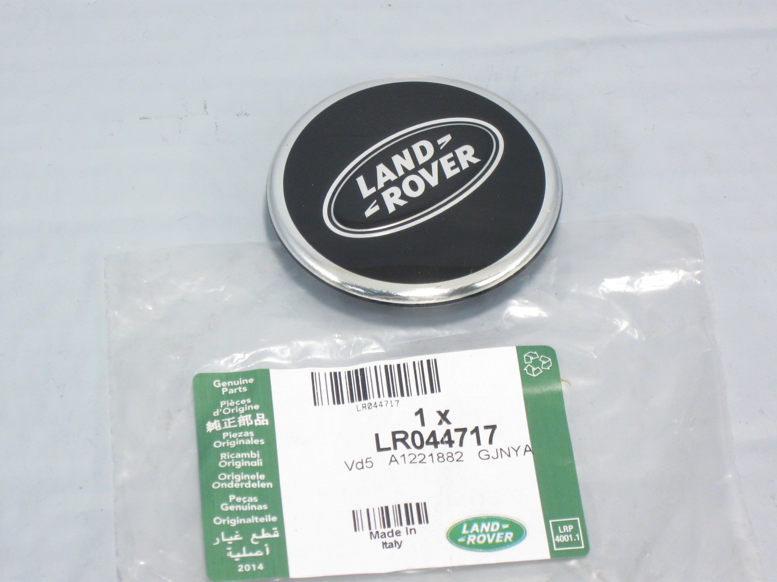 LR069899 BRITPART Колпачок литого диска с эмблемой LAND ROVER (черный/зеленый) без сереб. канта