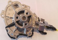 LR129893 LUZAR Помпа водяная 2,0 D
