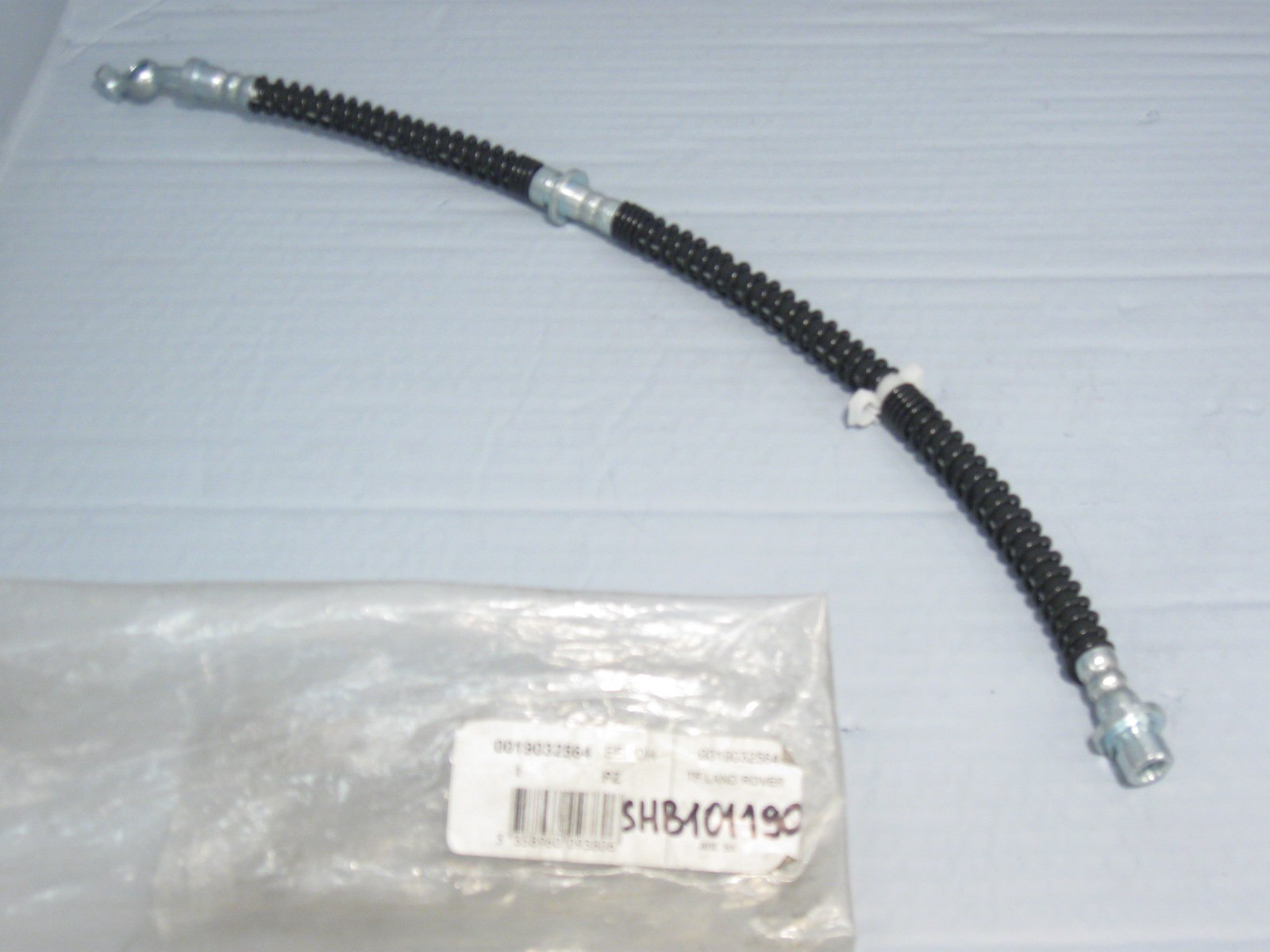 SHB101190 BRITPART Шланг тормозной передний правый D2