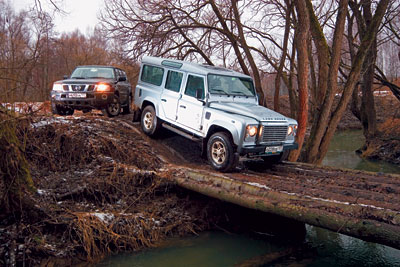 Сравниваем Nissan Patrol и Land Rover Defender 2007 (Дискавери лучше, чем Патрол?)