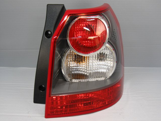 LR025606 LAND ROVER Фонарь заднего крыла правый FR2 2006 - 2009