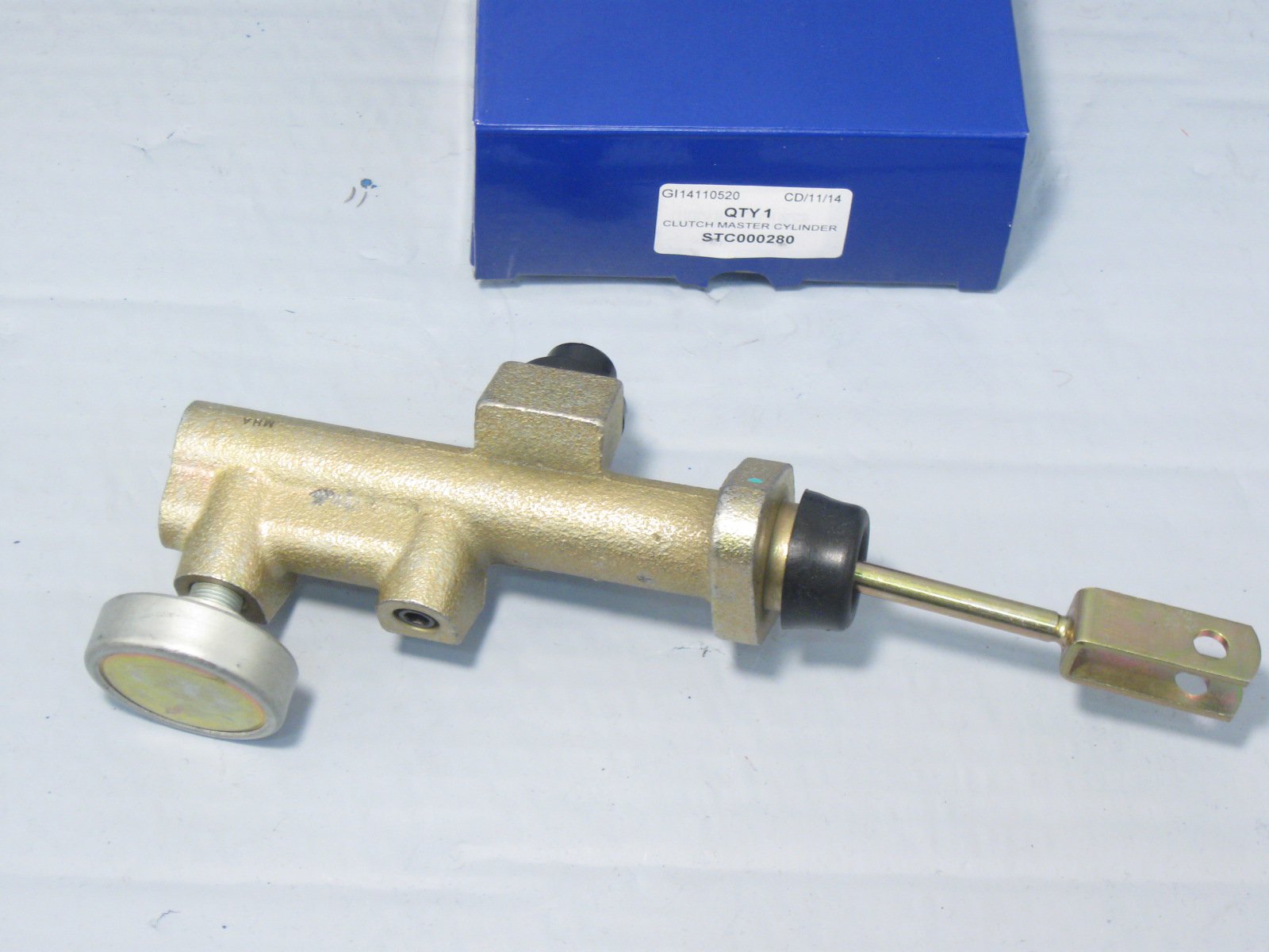 STC000280 BRITPART Цилиндр сцепления главный D2 TD5