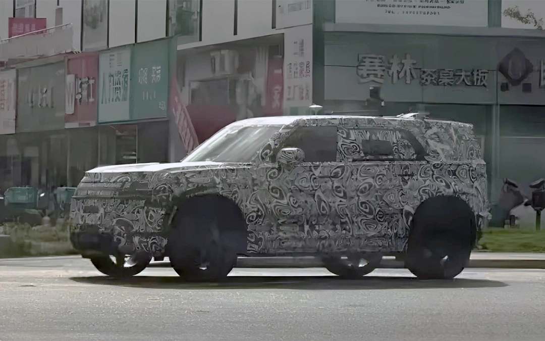 Land Rover вывел на тесты новый Freelander