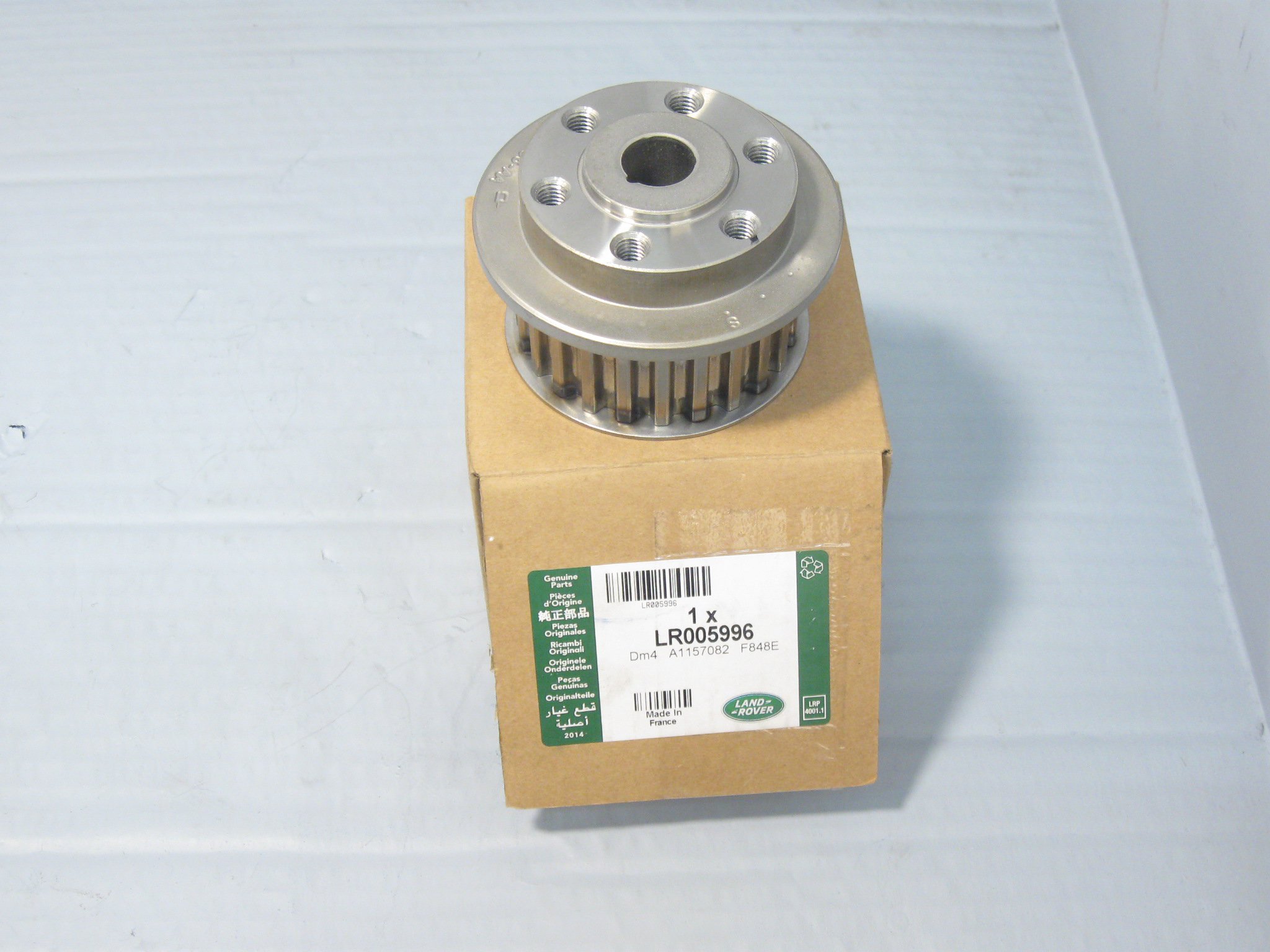 LR005996 LAND ROVER Шестерня к/в 2,7D/3,0D