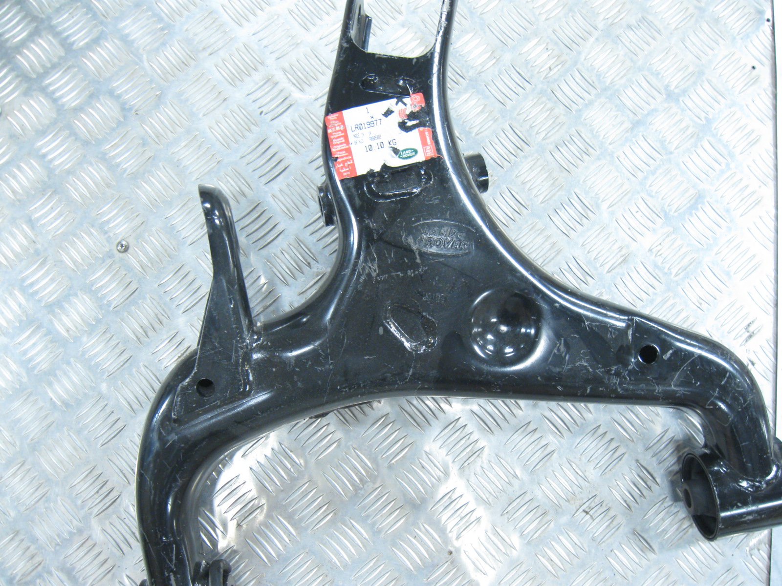 LR019977 OEM Рычаг задний нижний правый RRS