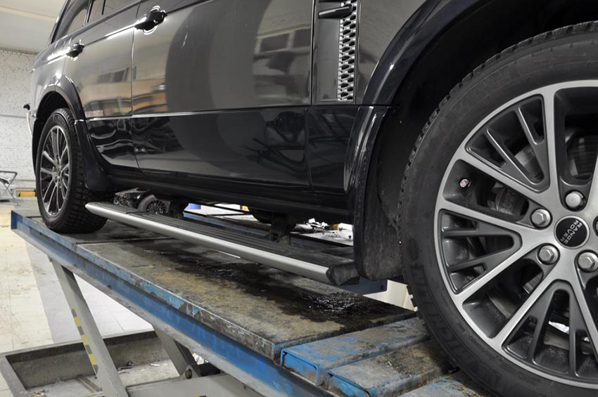 Продажа и замена подножек Land Rover
